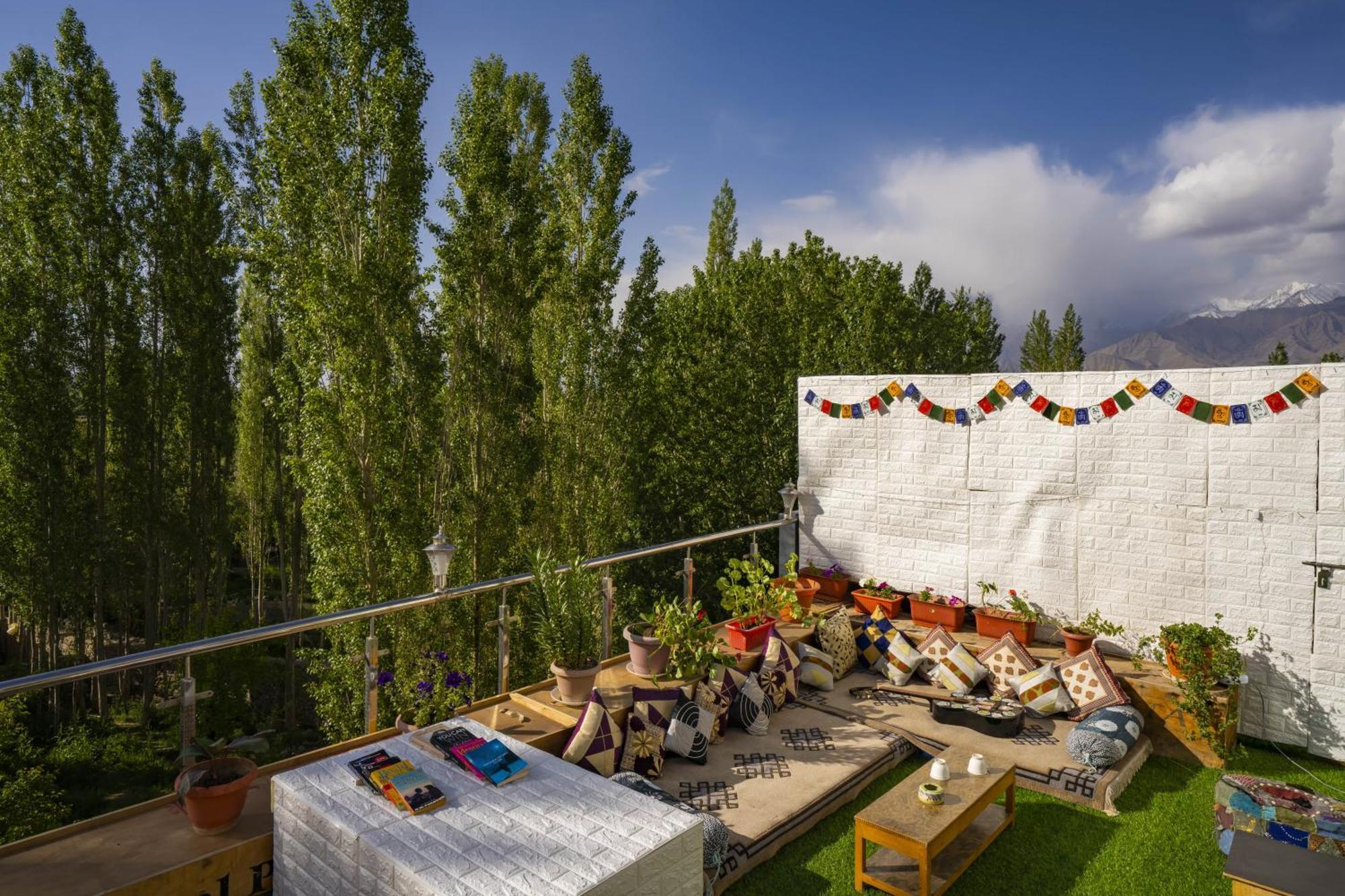 Rainbow Holiday Home Leh Luaran gambar