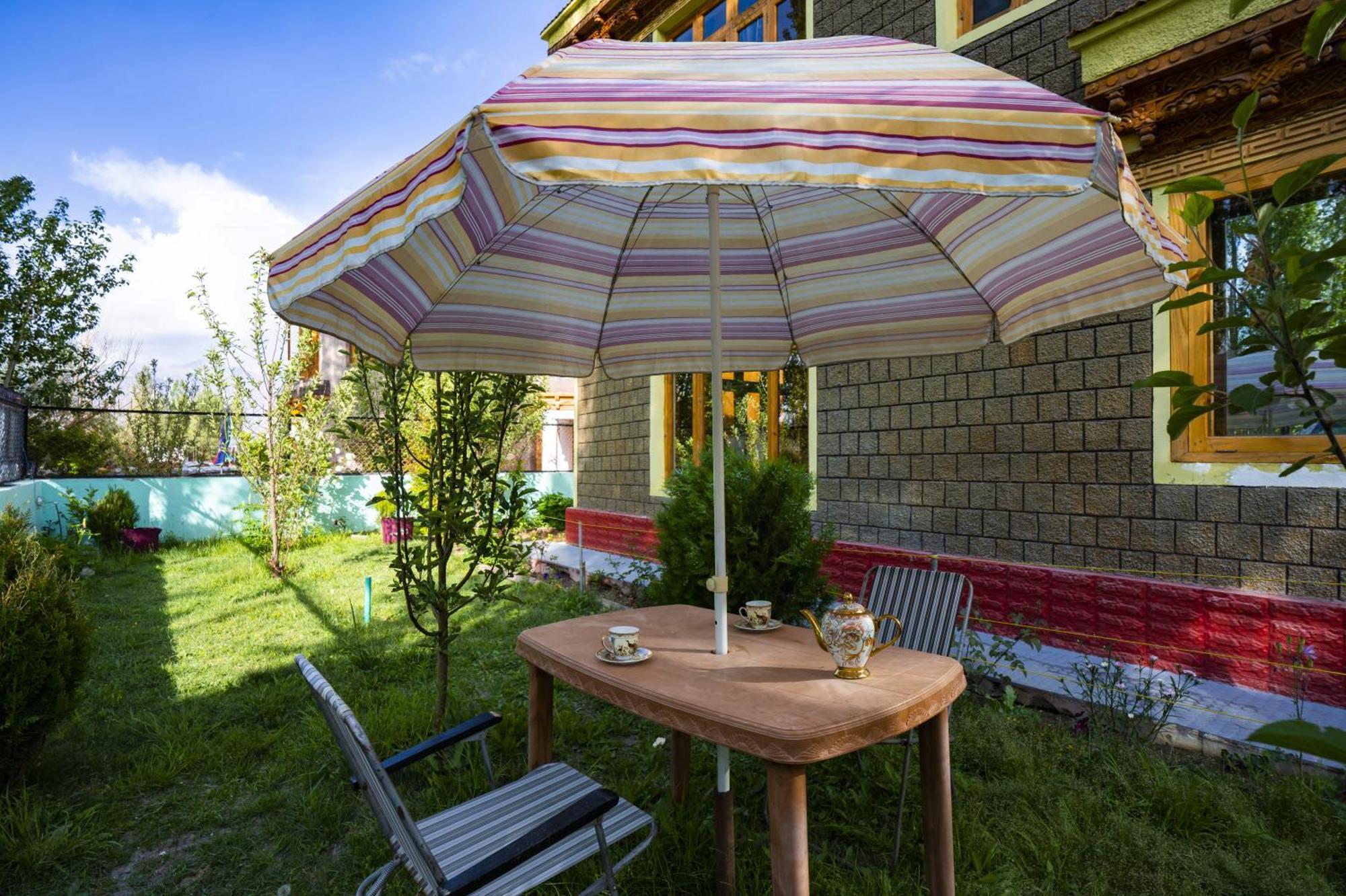 Rainbow Holiday Home Leh Luaran gambar