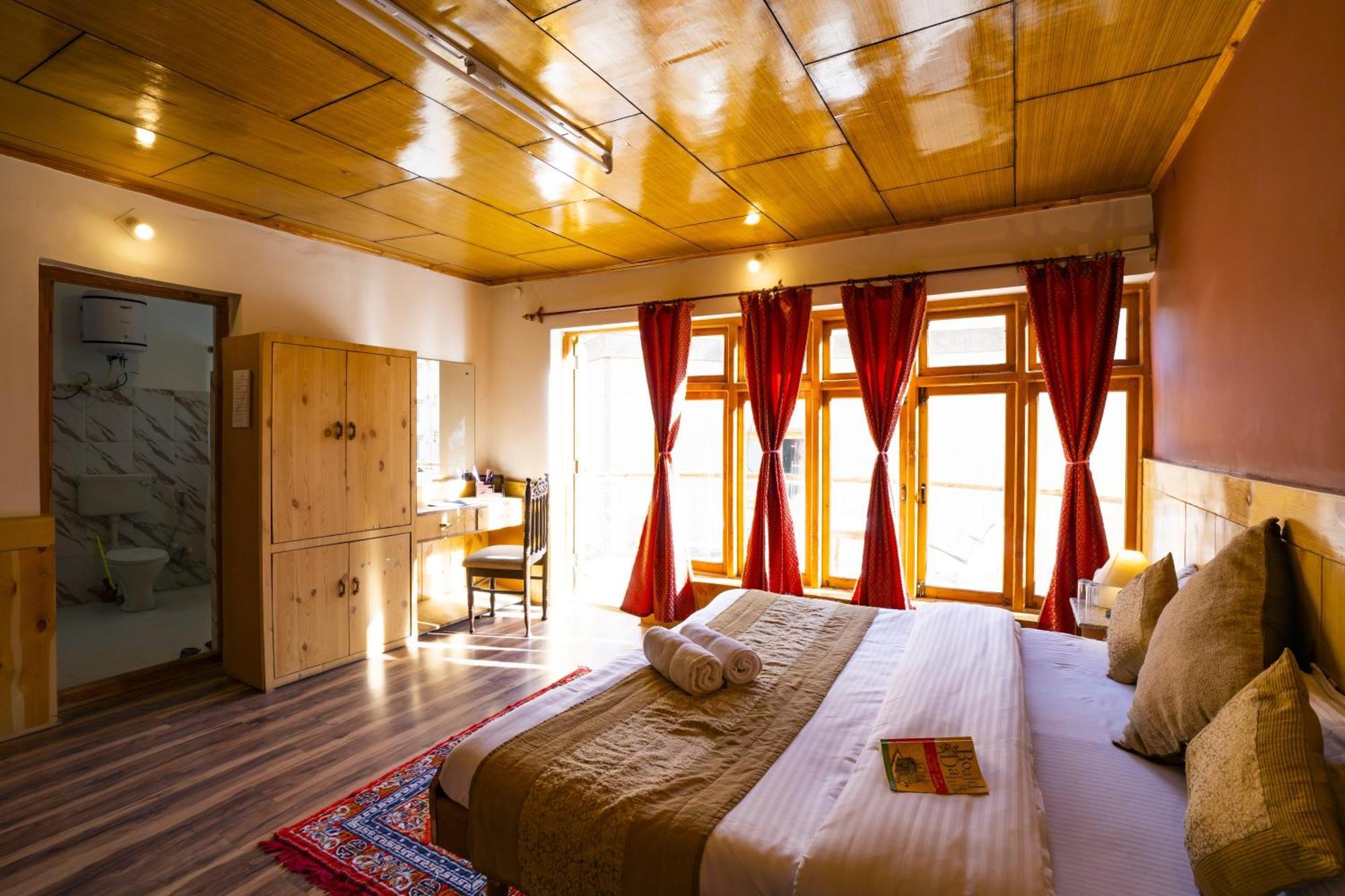 Rainbow Holiday Home Leh Luaran gambar