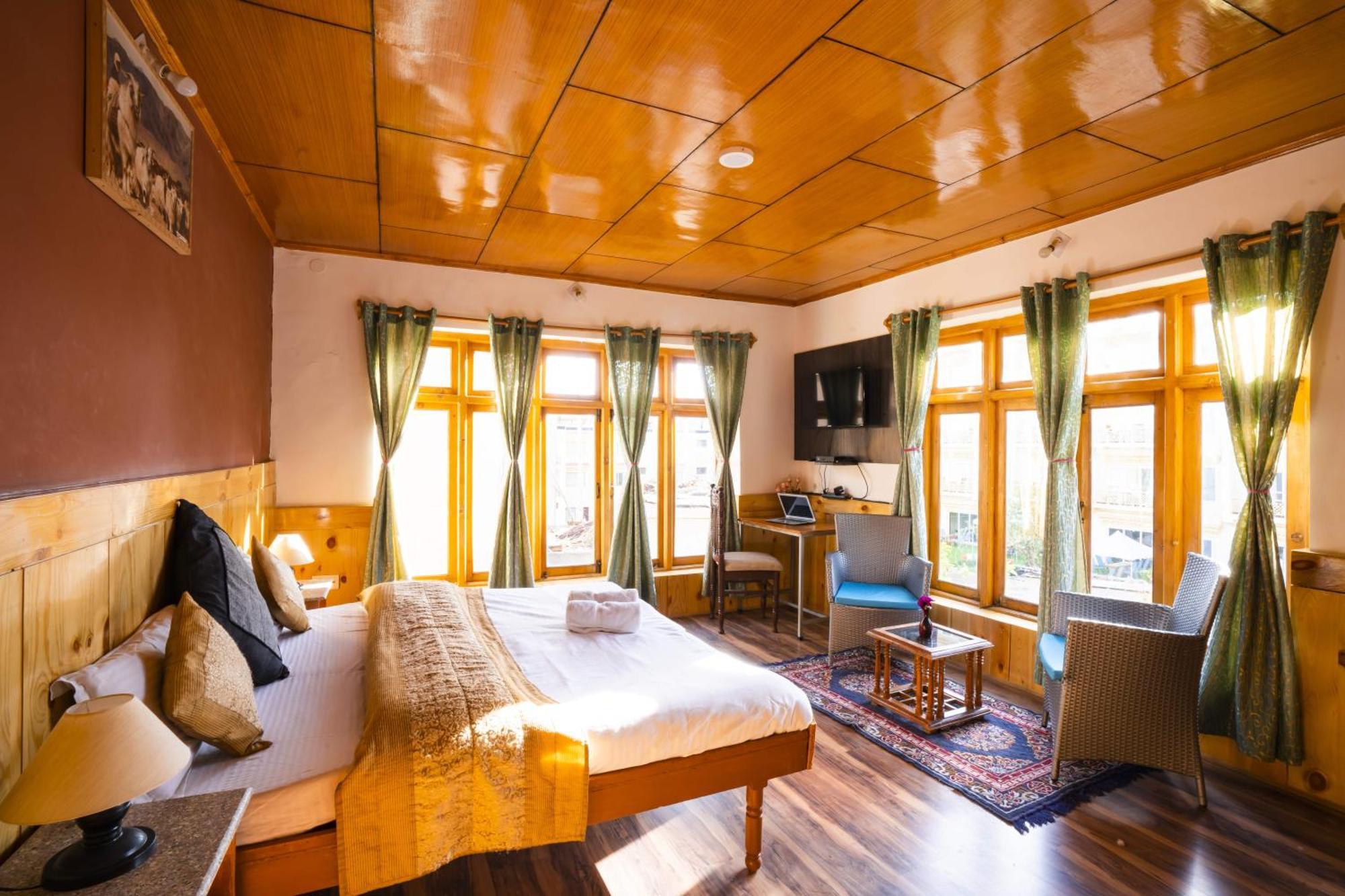 Rainbow Holiday Home Leh Luaran gambar