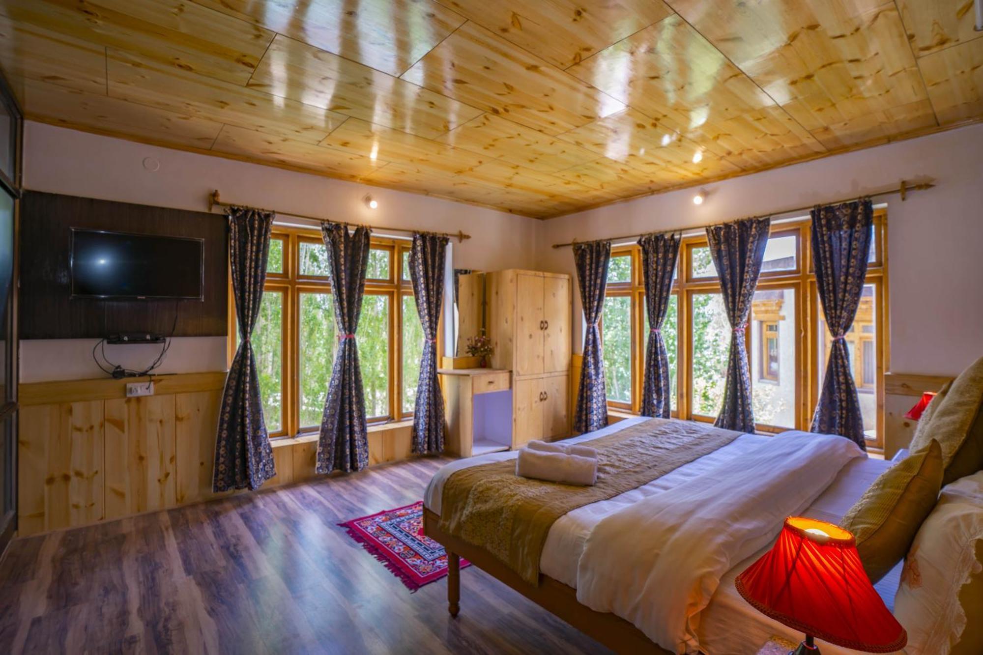 Rainbow Holiday Home Leh Luaran gambar